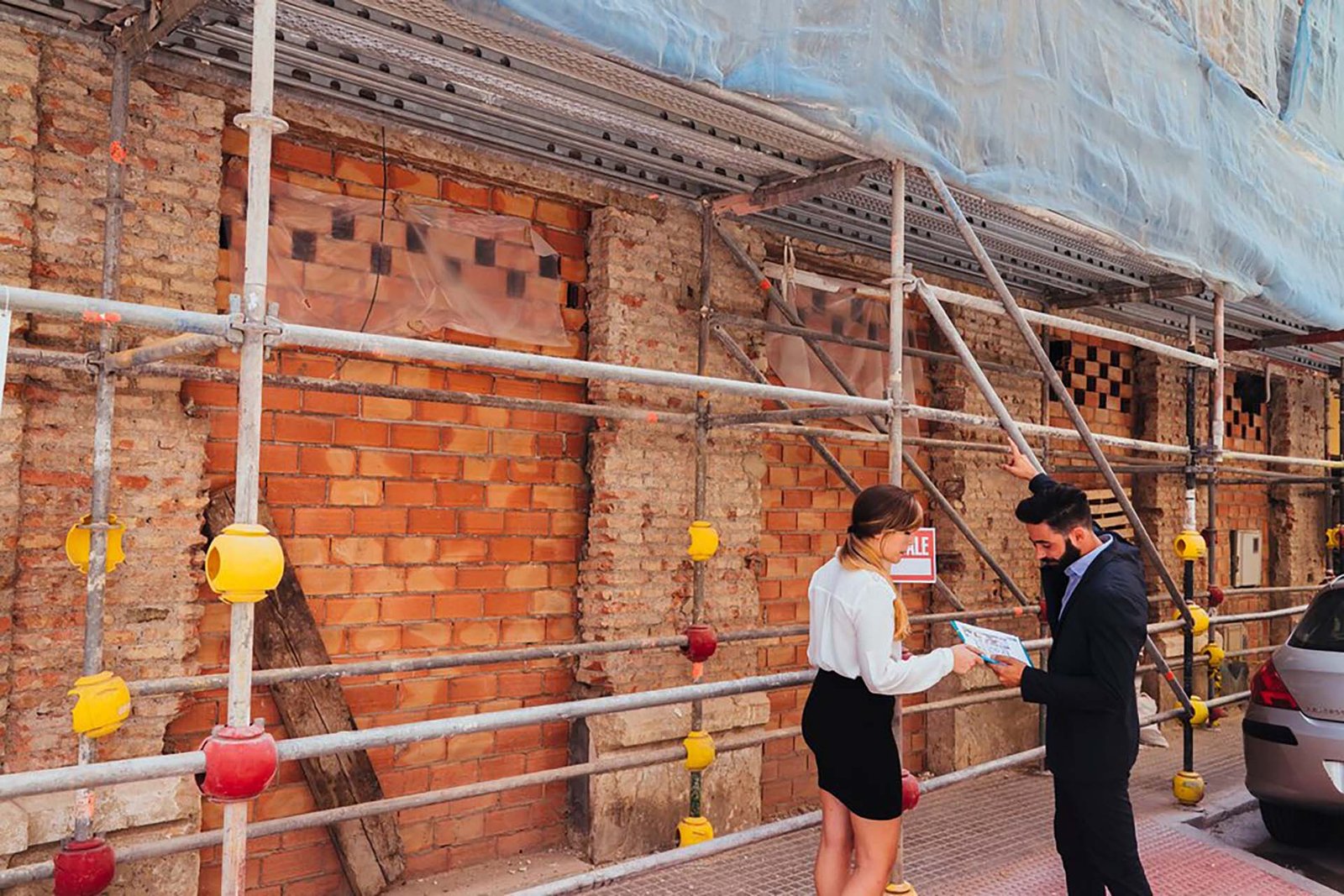 real-estate-agents-dicussing-plans_23-2147650207 VISR Management